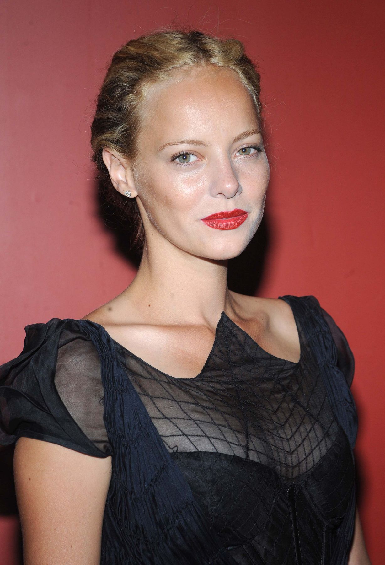 Bijou Phillips